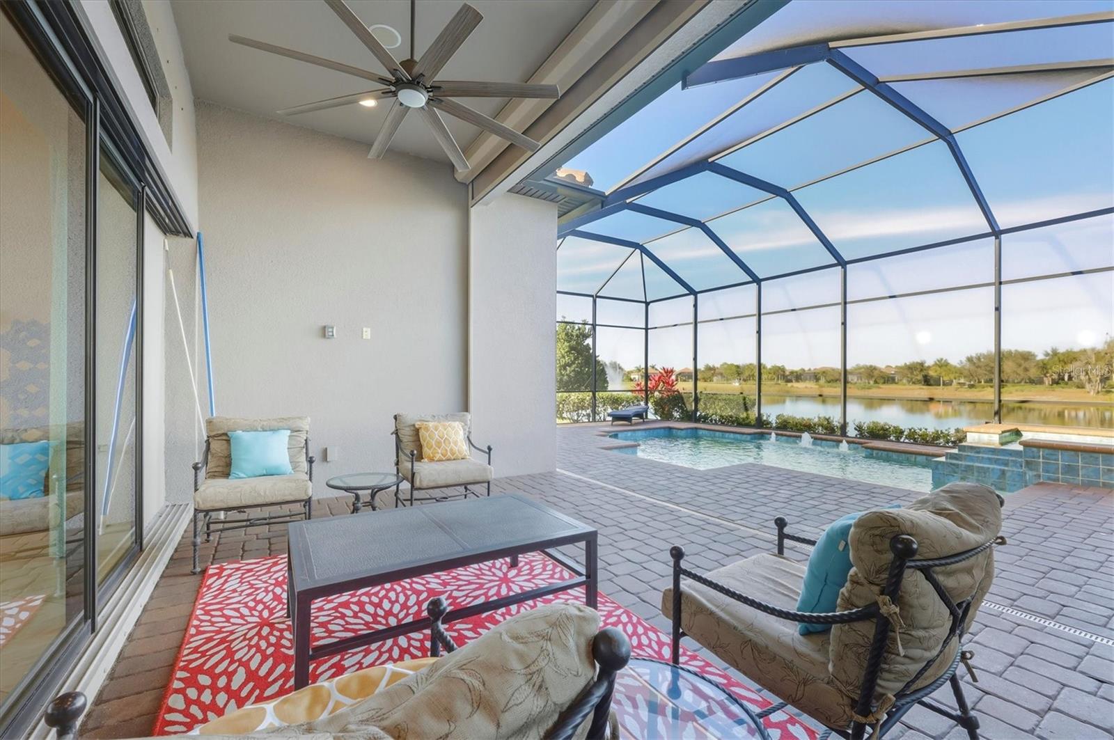 ESPLANADE - Residential