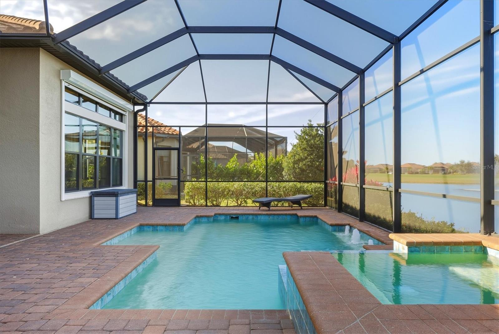 ESPLANADE - Residential