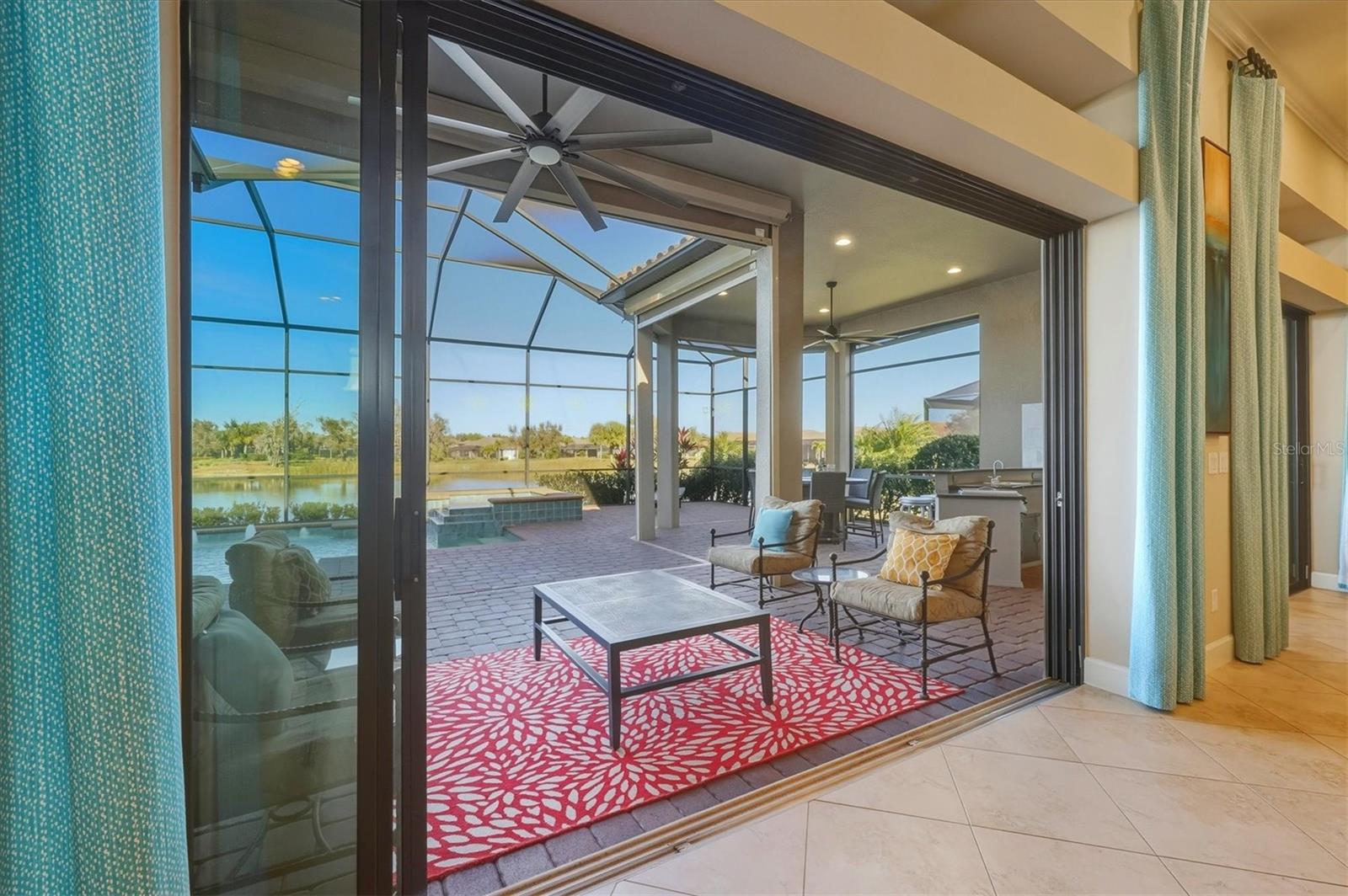 ESPLANADE - Residential