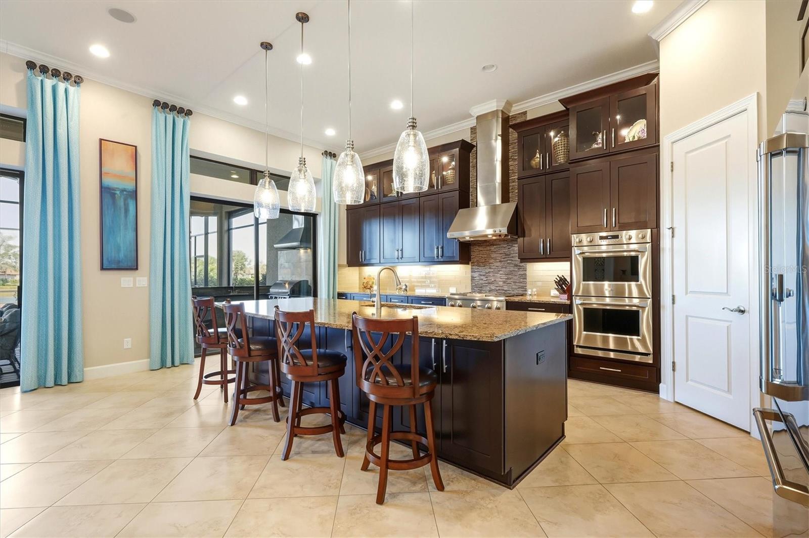 ESPLANADE - Residential