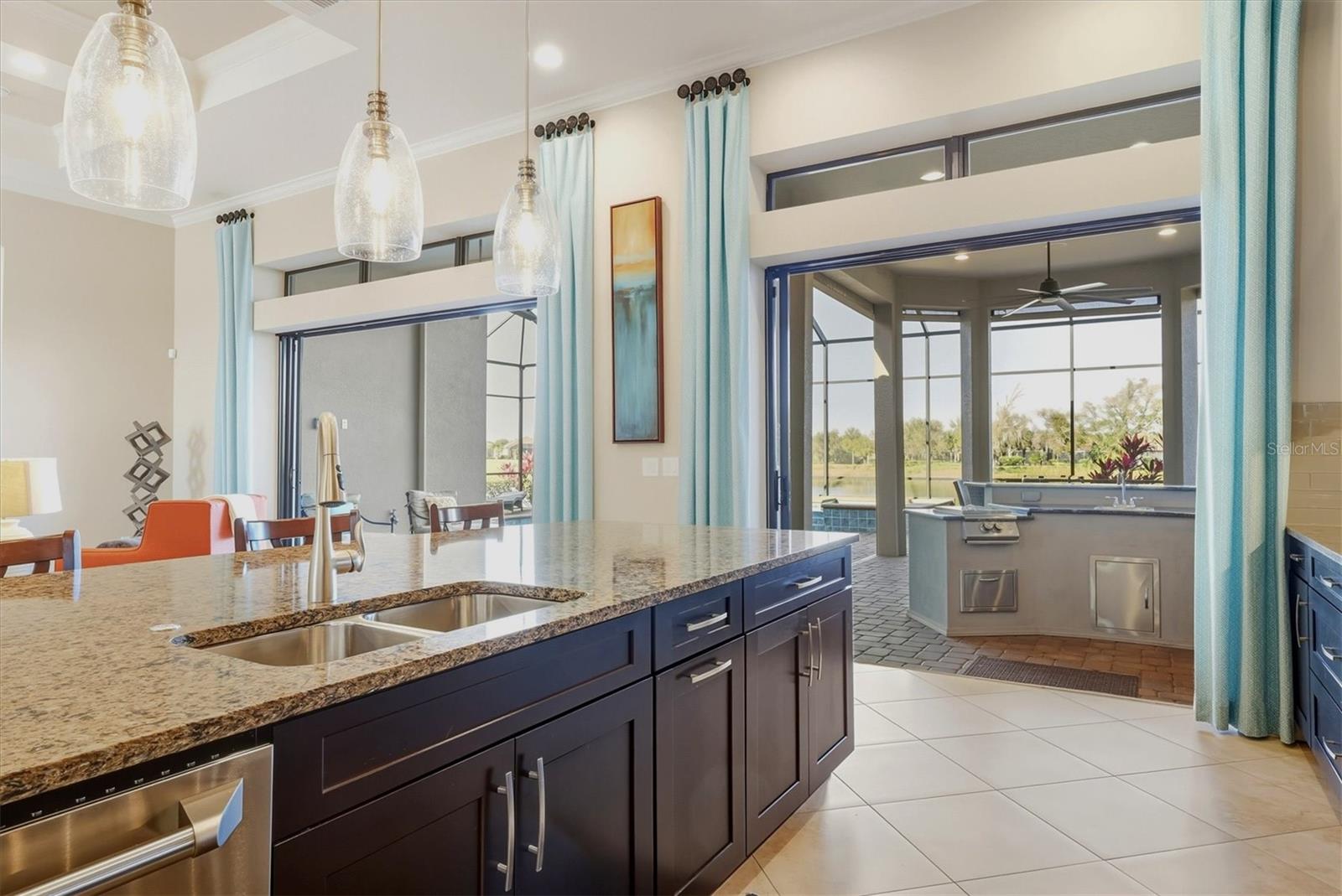 ESPLANADE - Residential