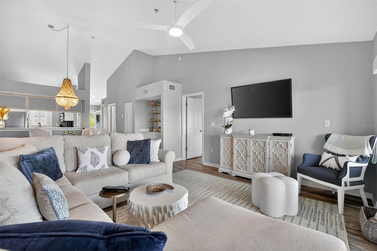 443 BOUCHELLE DRIVE 302