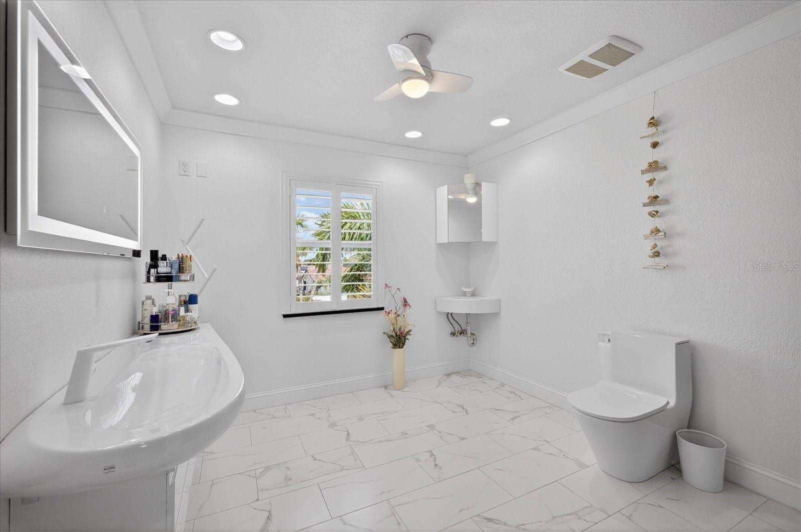 FLOR A MAR - Residential