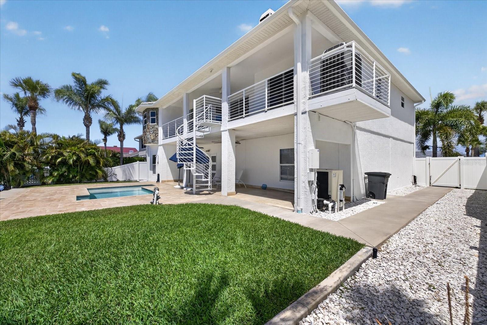 FLOR A MAR - Residential