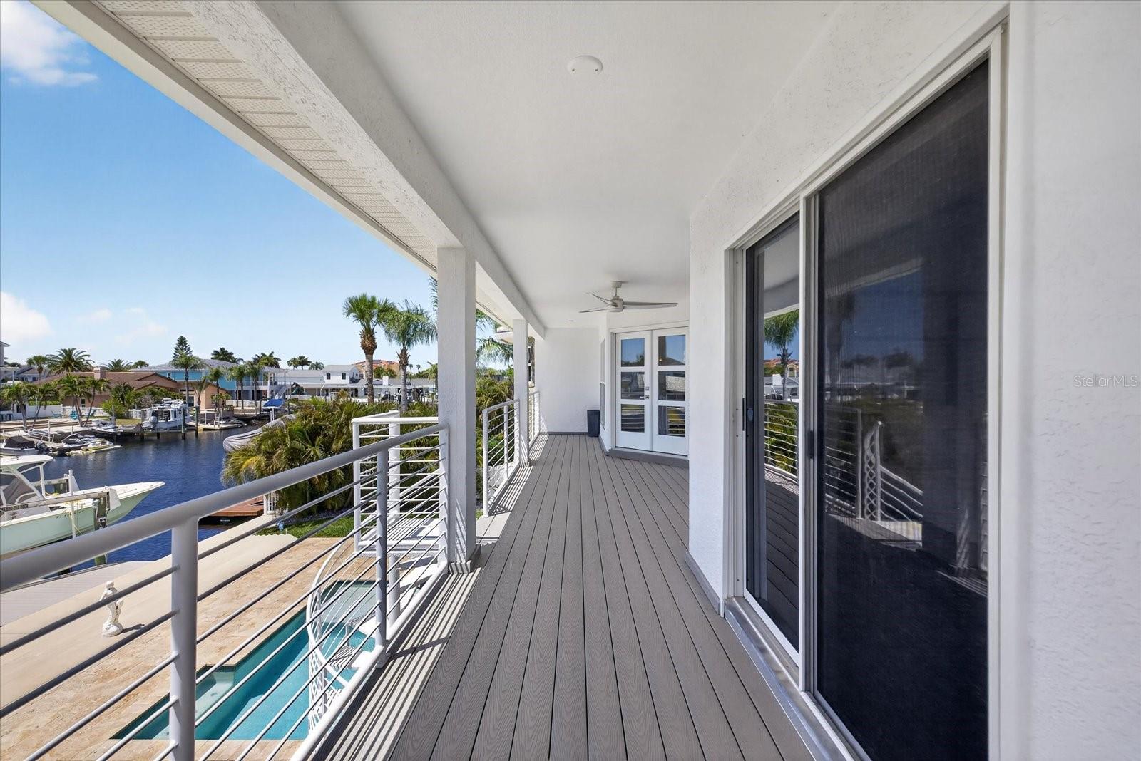 FLOR A MAR - Residential