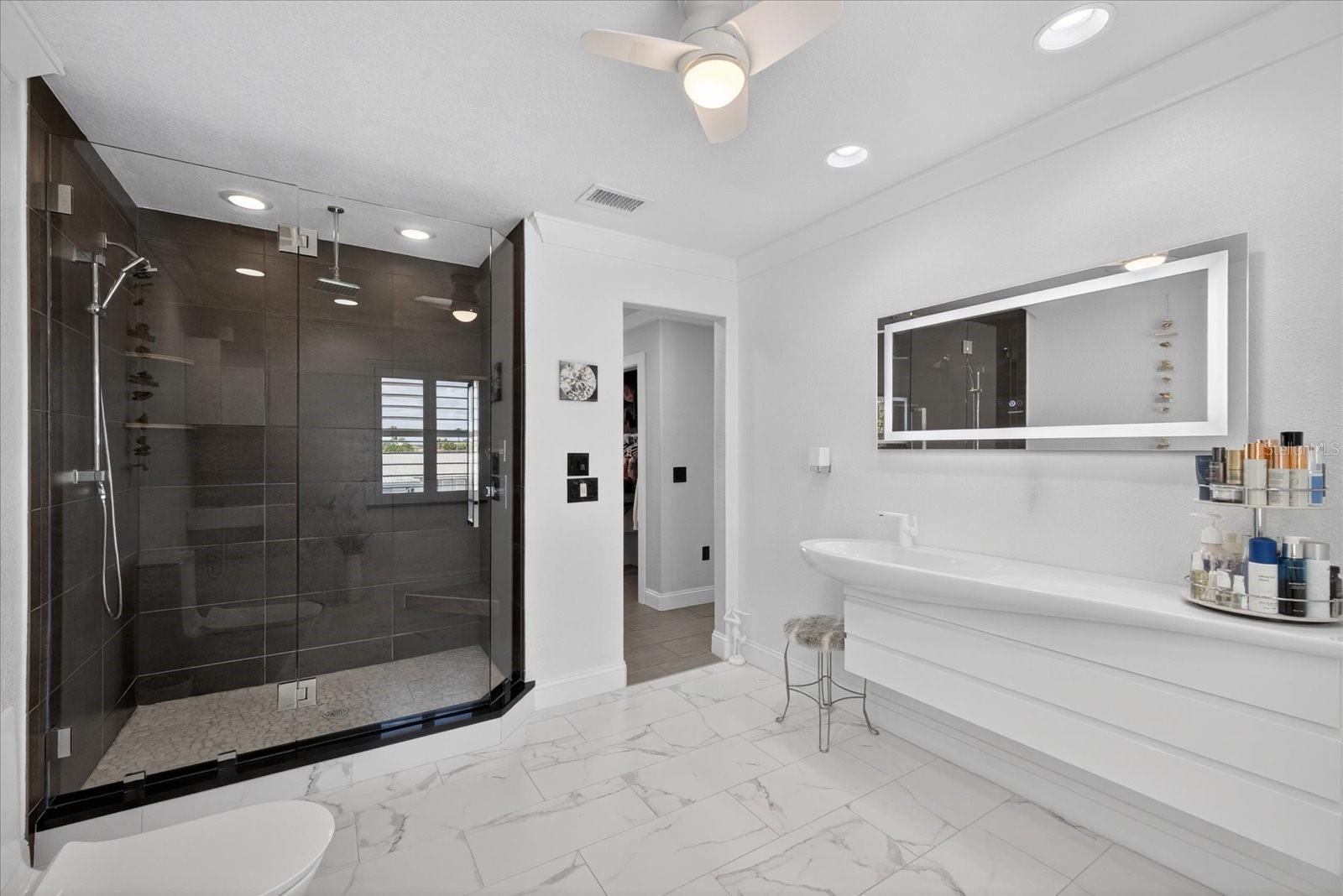 FLOR A MAR - Residential