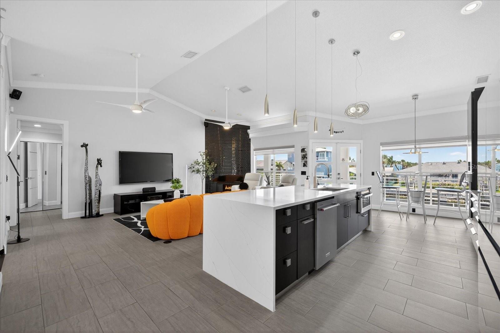 FLOR A MAR - Residential