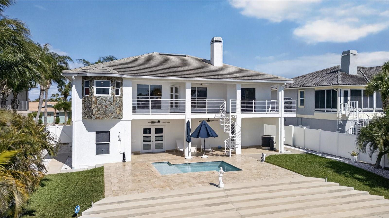 FLOR A MAR - Residential