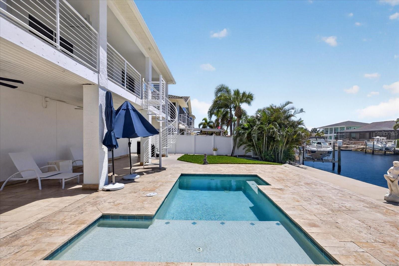 FLOR A MAR - Residential