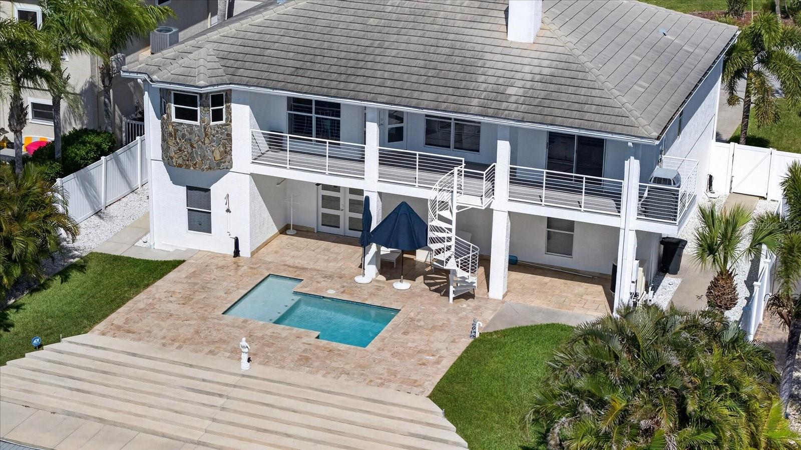 FLOR A MAR - Residential
