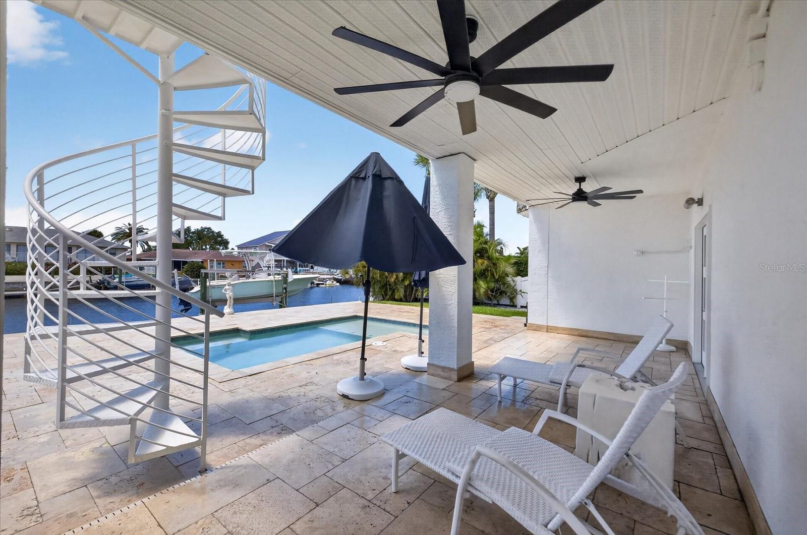 FLOR A MAR - Residential