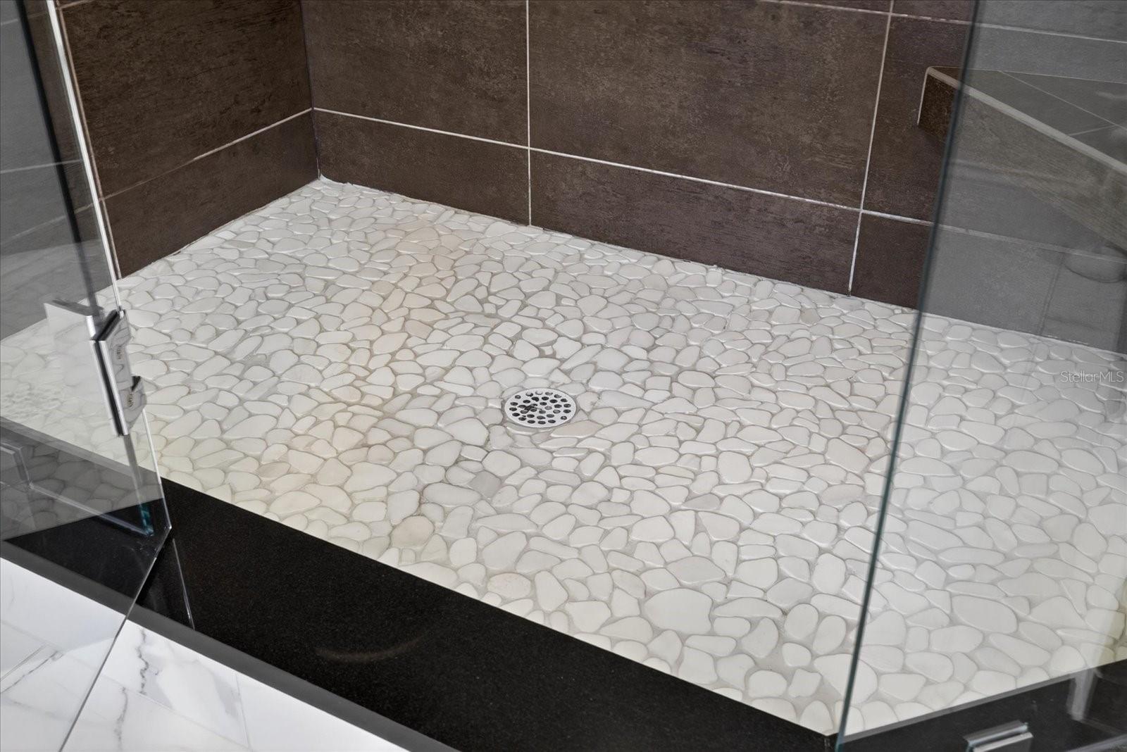FLOR A MAR - Residential