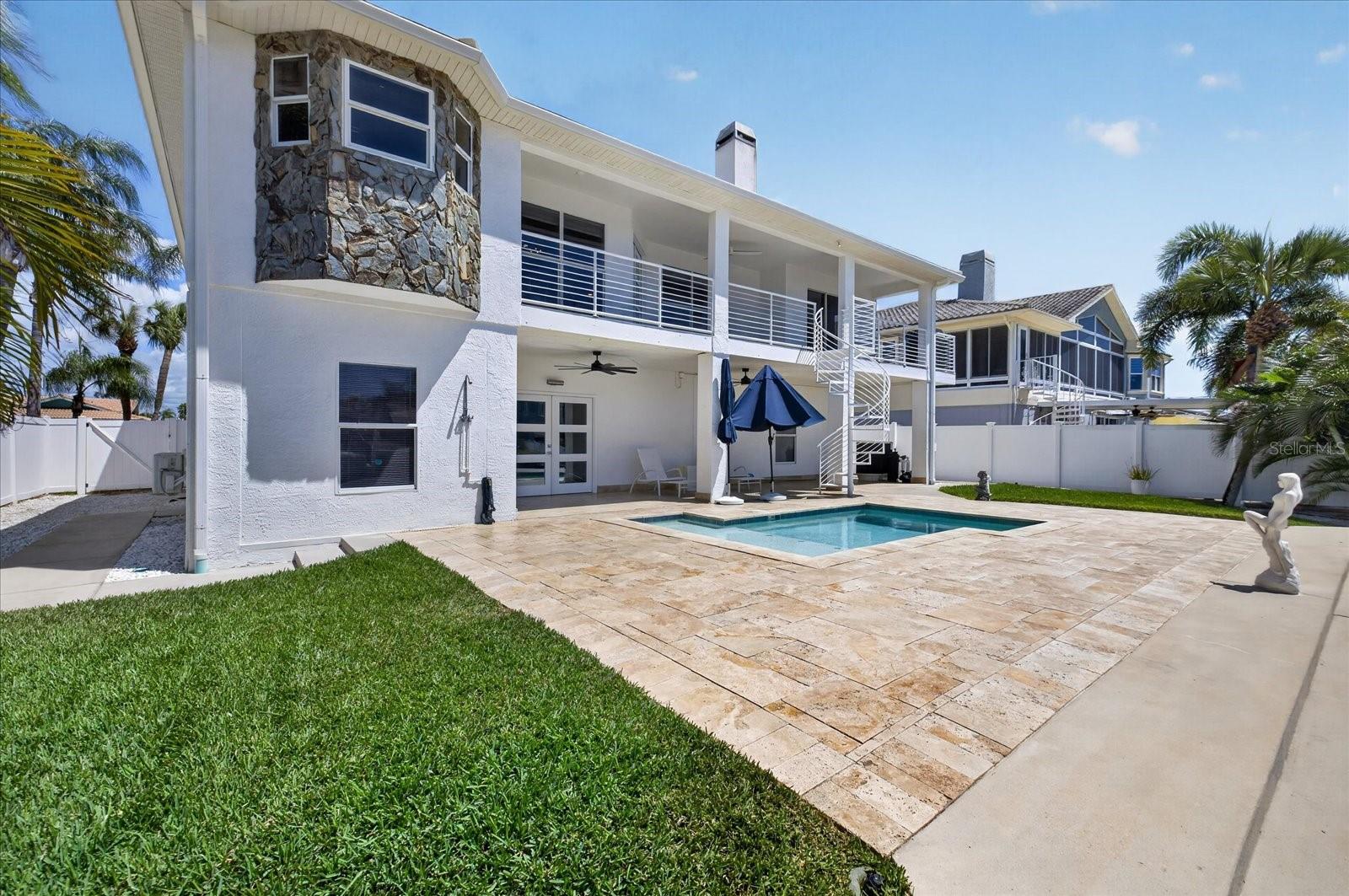 FLOR A MAR - Residential