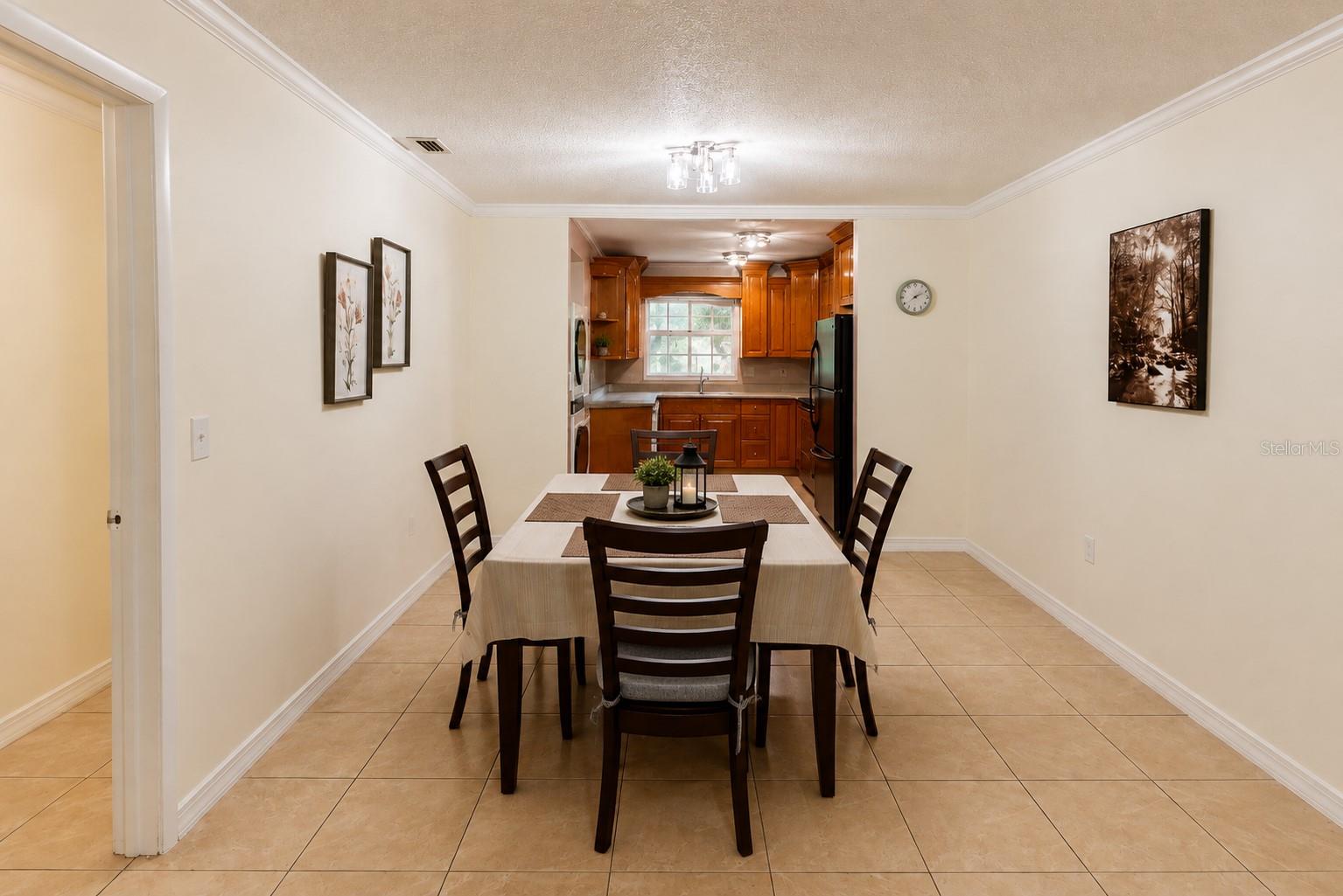 Casas a venda 2 - Jen Dantas 2305 HAYWOOD COURT 203
