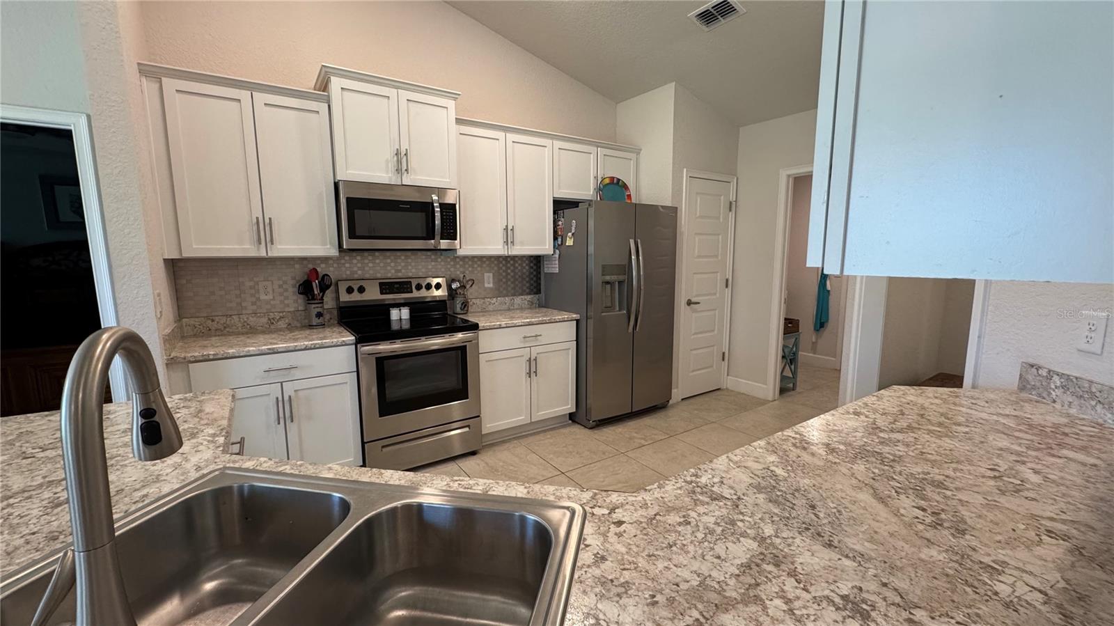 HIDDEN LAKE UN IV - Residential