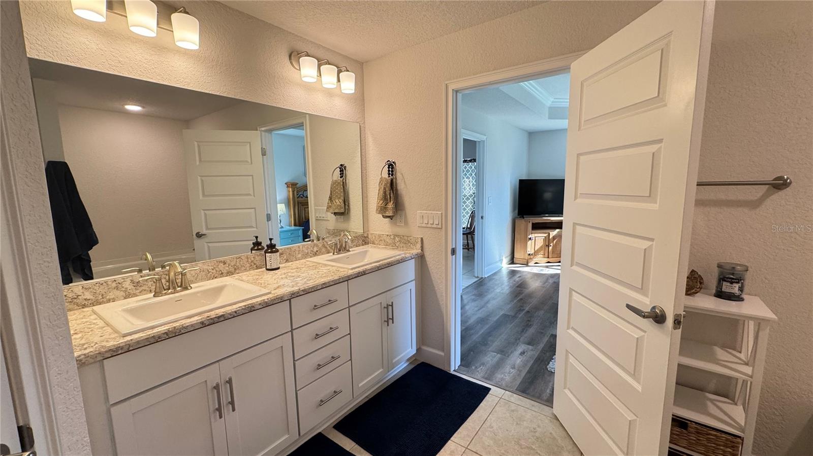 HIDDEN LAKE UN IV - Residential