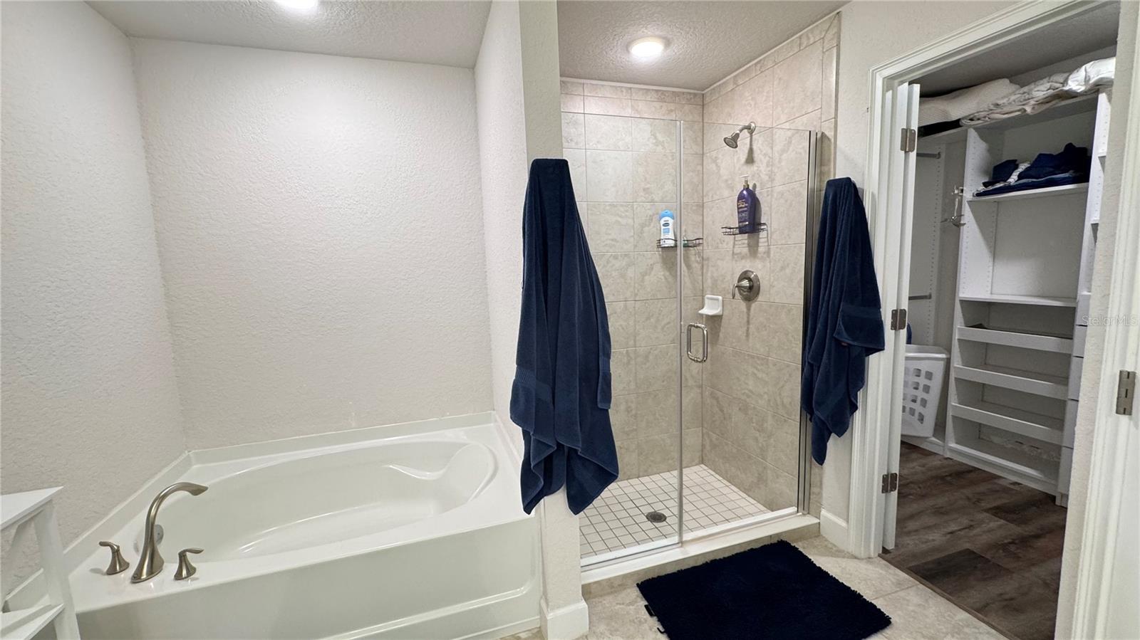 HIDDEN LAKE UN IV - Residential