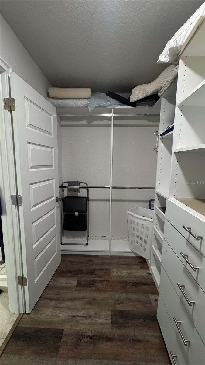 HIDDEN LAKE UN IV - Residential