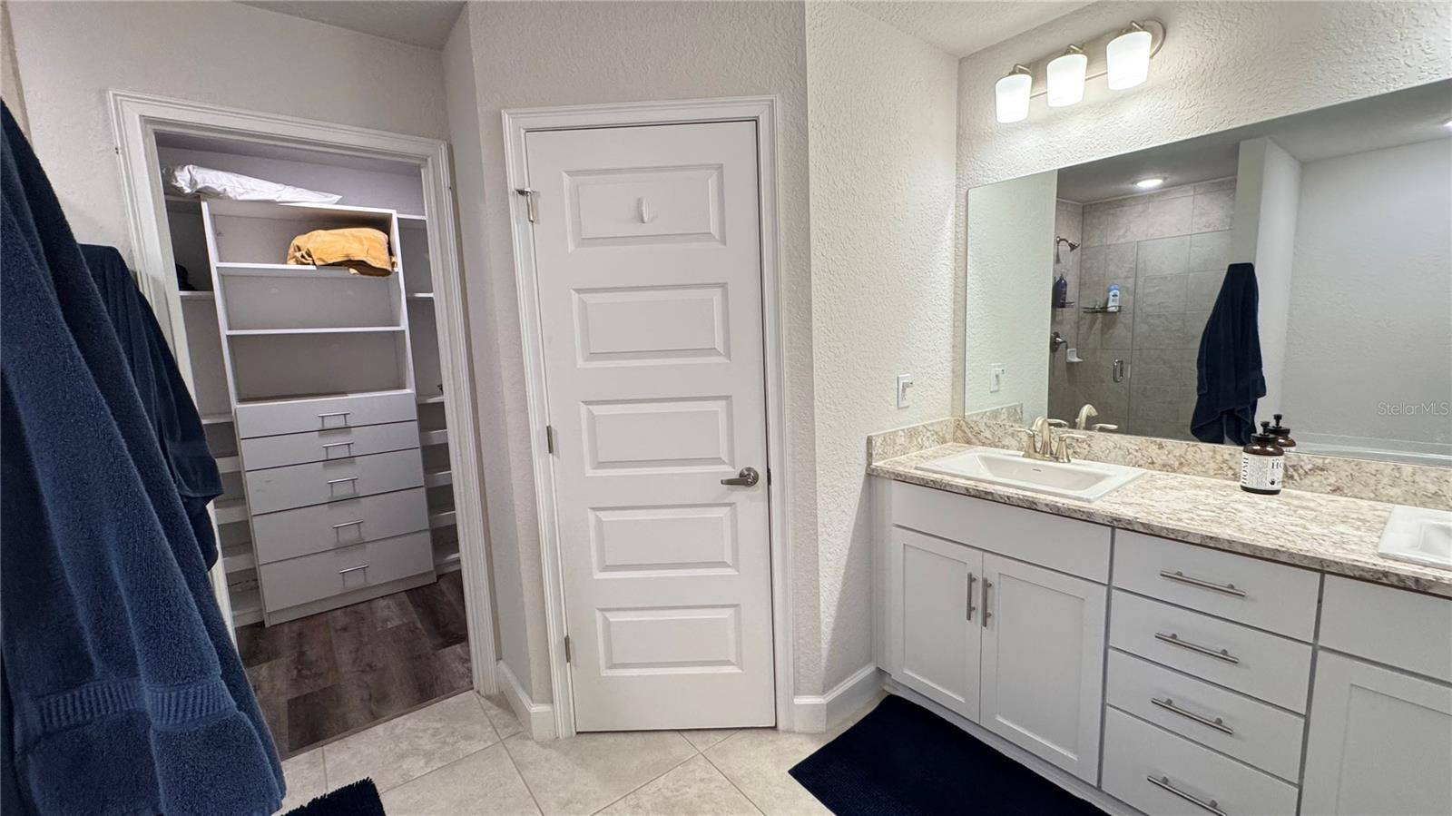 HIDDEN LAKE UN IV - Residential