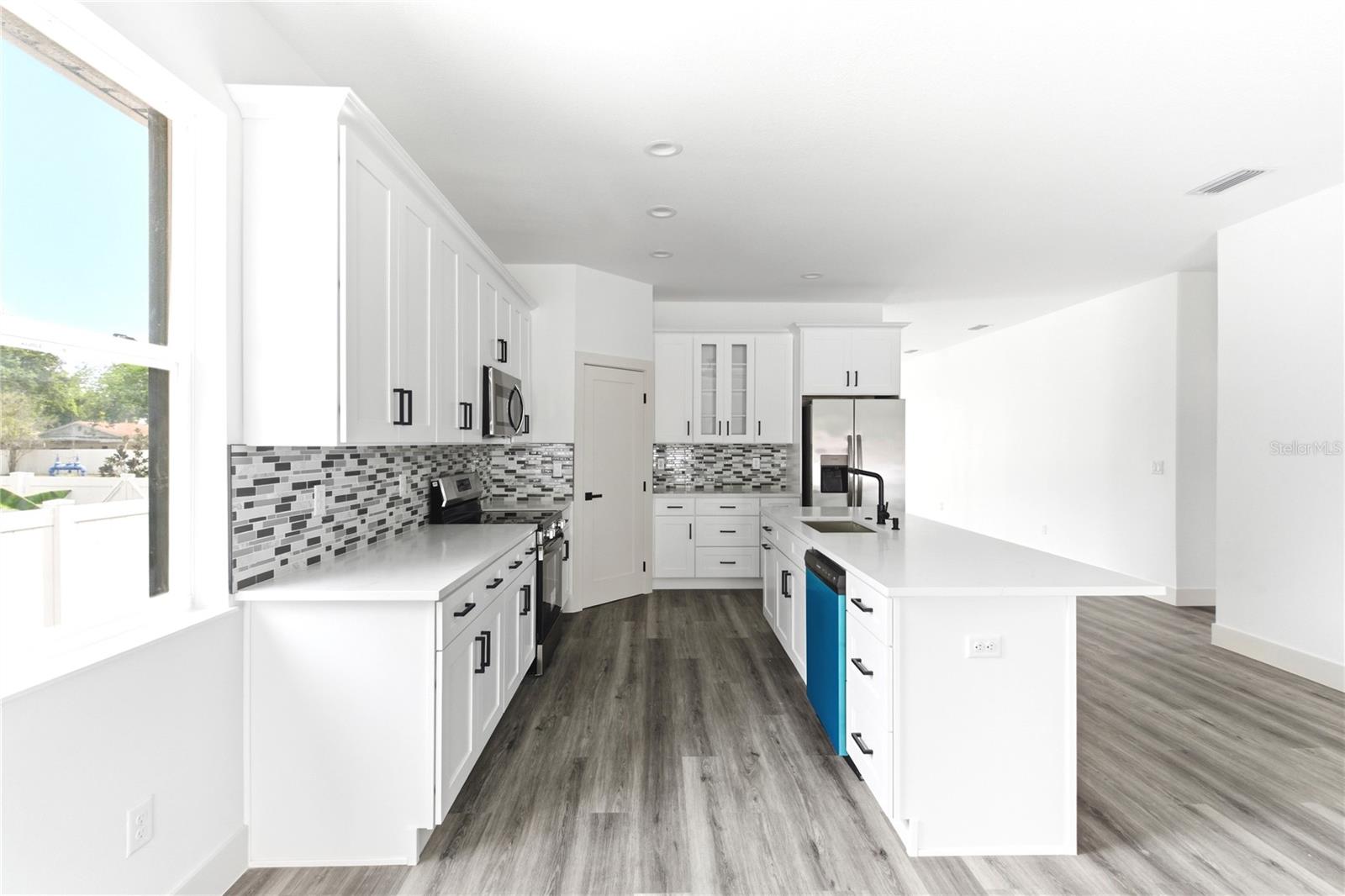 SUBDIVISION OF TRACTS 15 & 1 - Residential