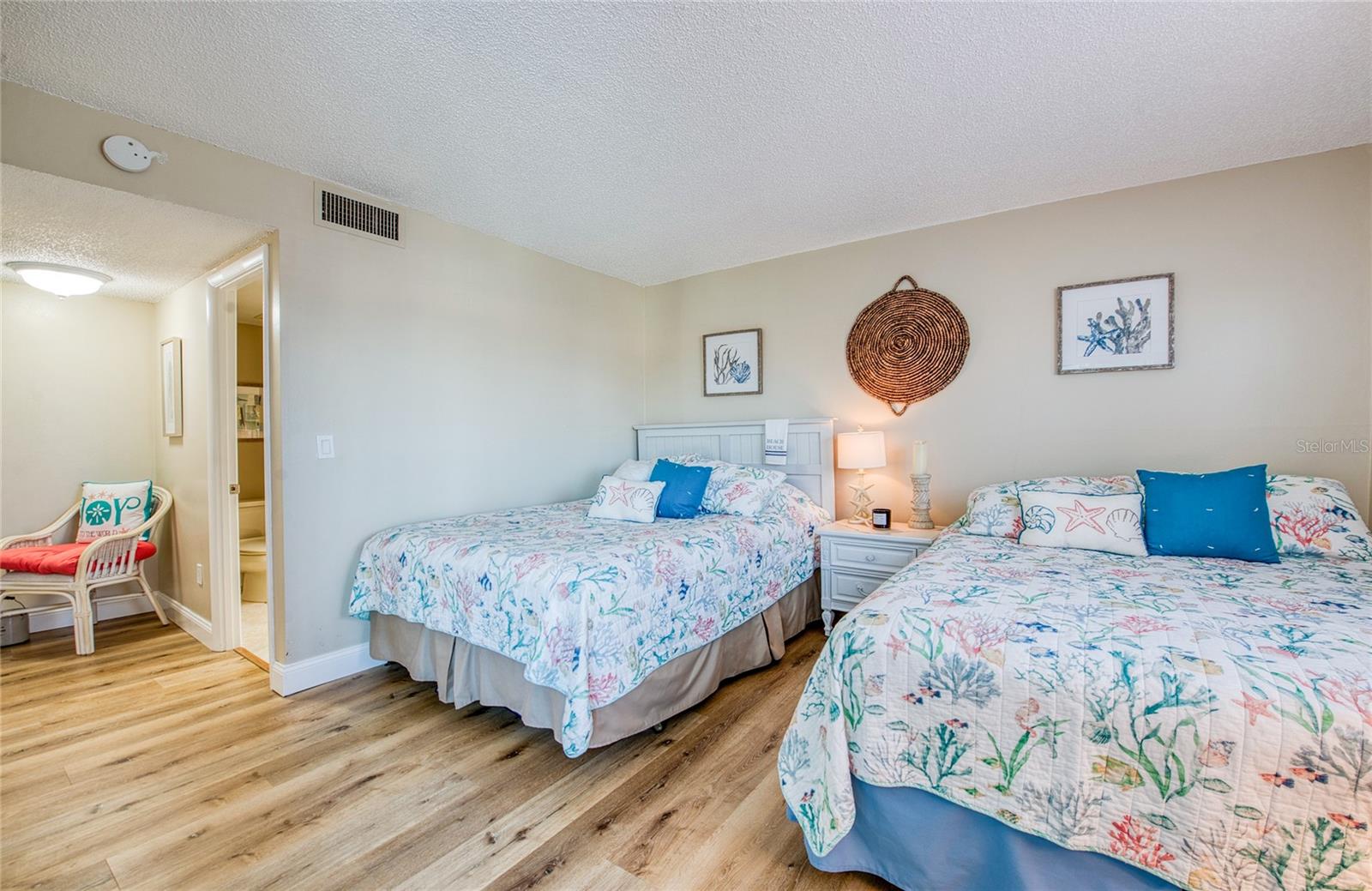 IMPERIAL POINT CONDO - Residential