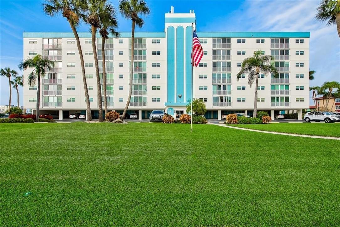 IMPERIAL POINT CONDO - Residential