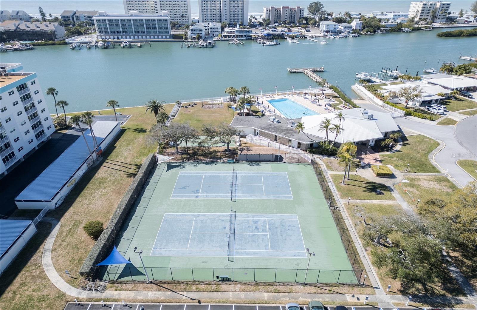 IMPERIAL POINT CONDO - Residential