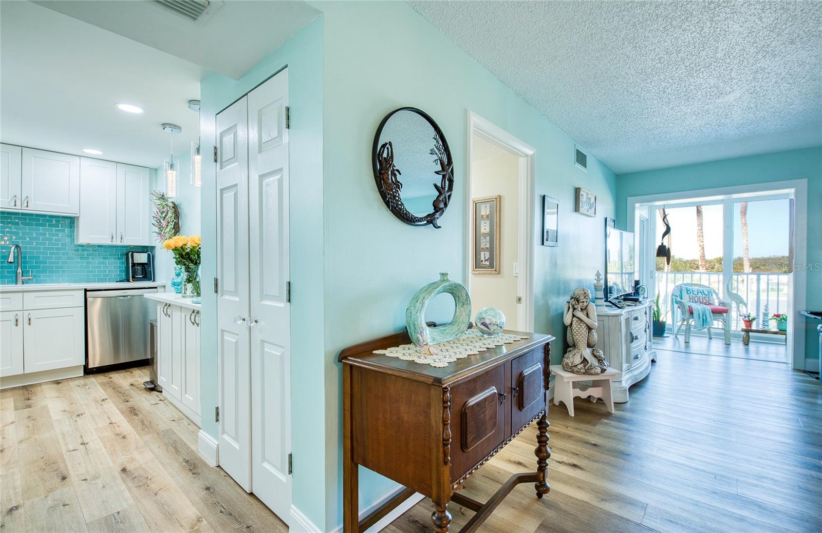 IMPERIAL POINT CONDO - Residential