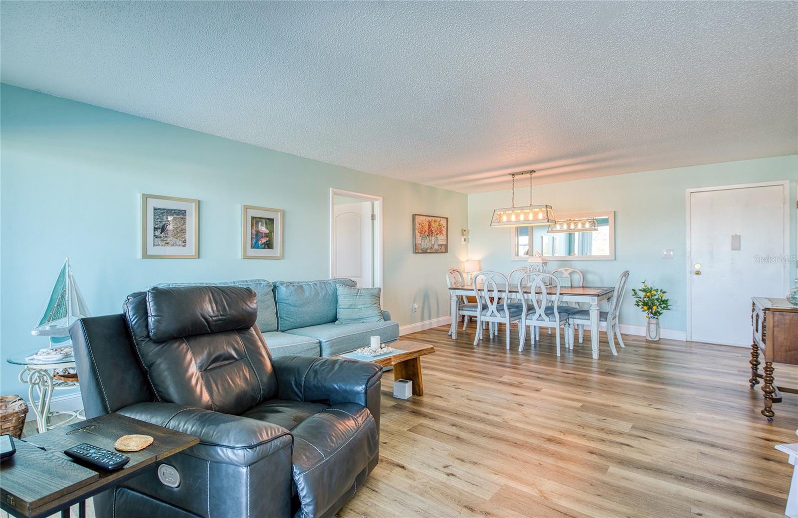 IMPERIAL POINT CONDO - Residential