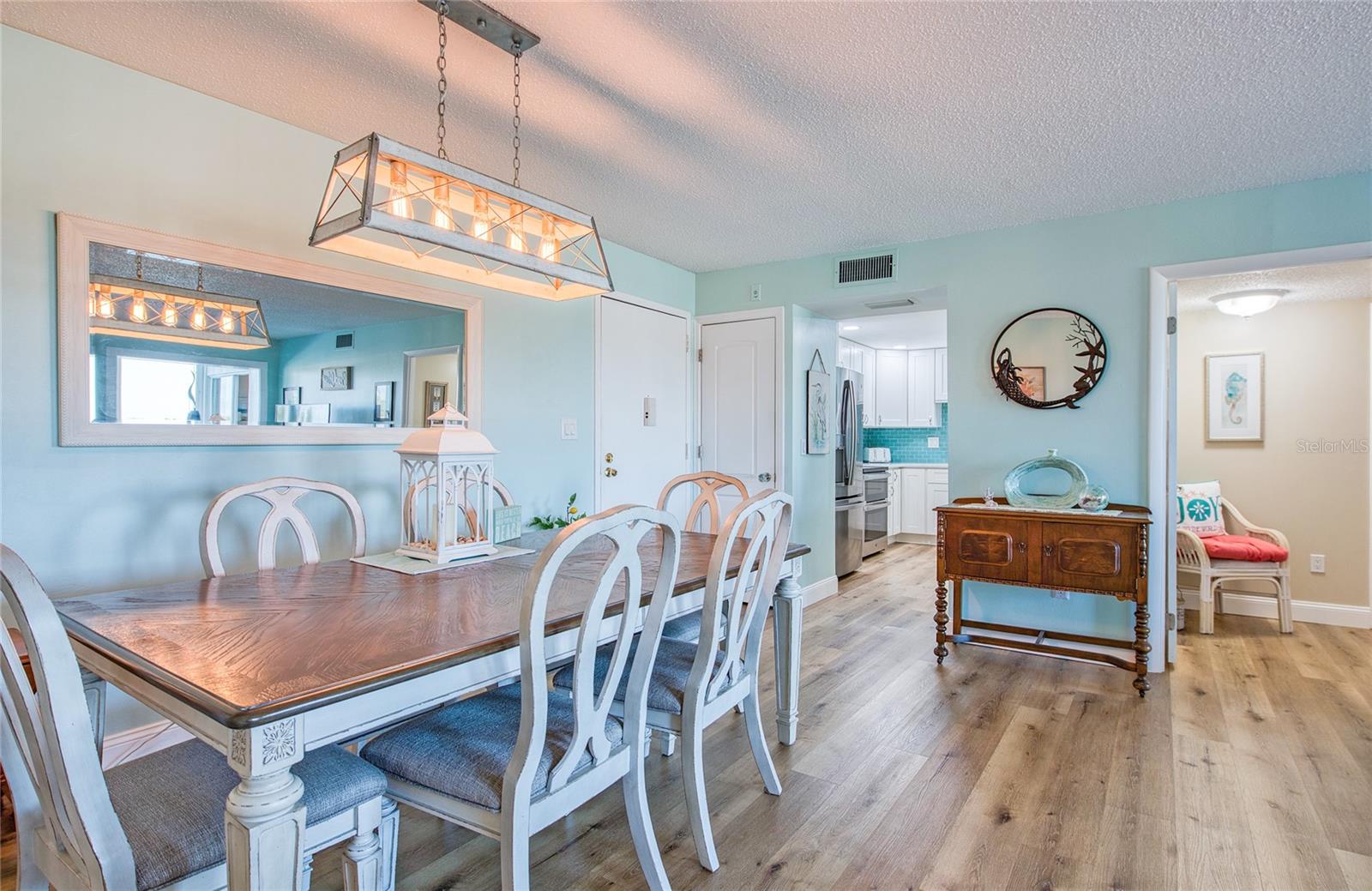 IMPERIAL POINT CONDO - Residential