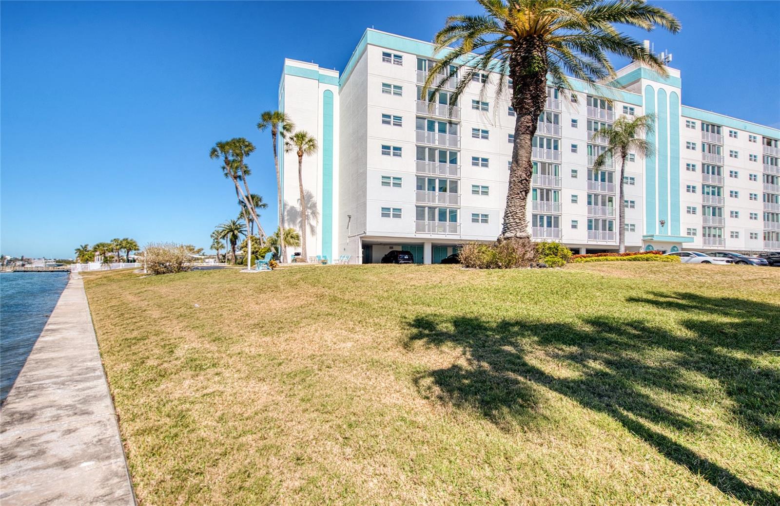 IMPERIAL POINT CONDO - Residential