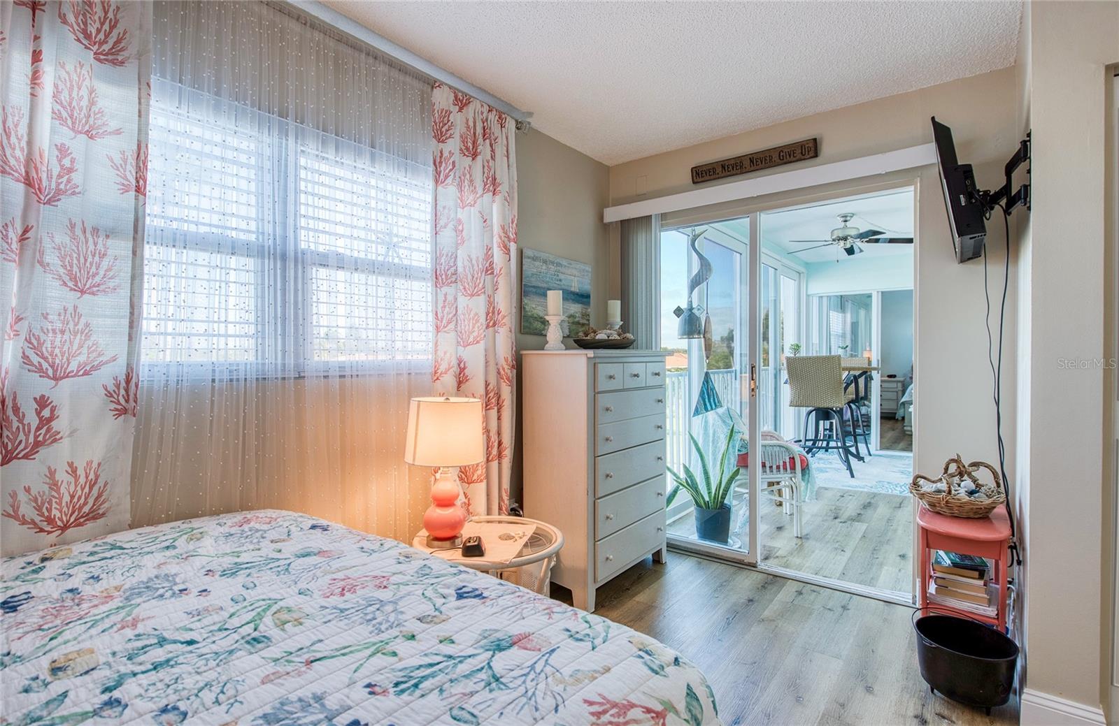 IMPERIAL POINT CONDO - Residential