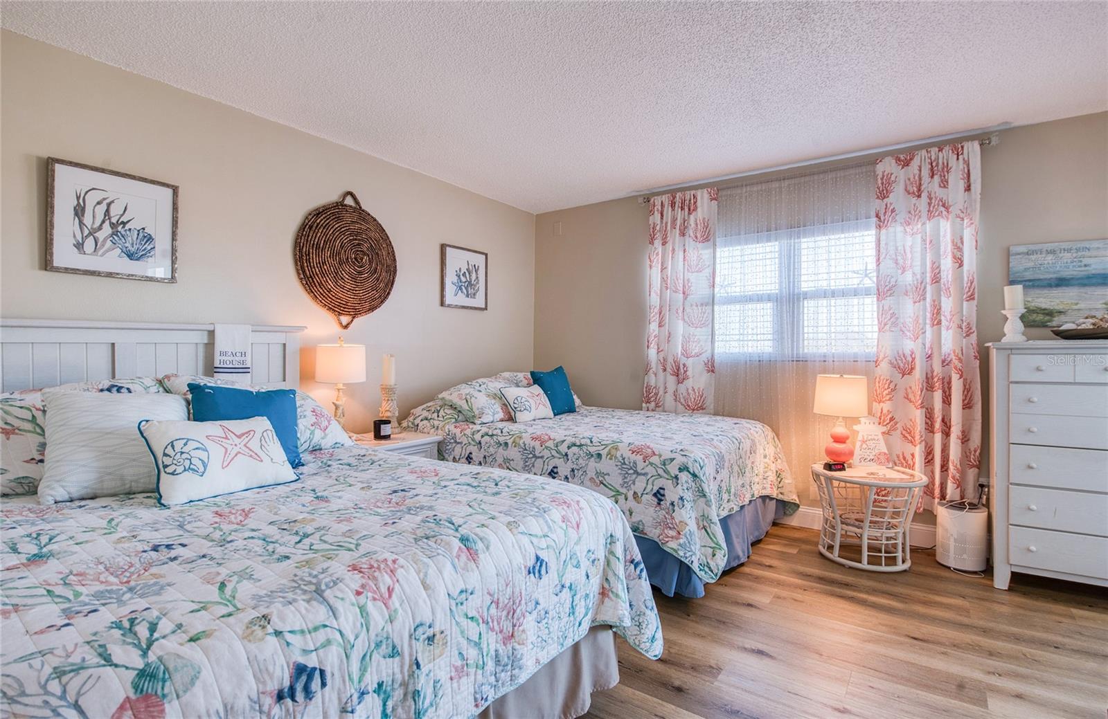 IMPERIAL POINT CONDO - Residential