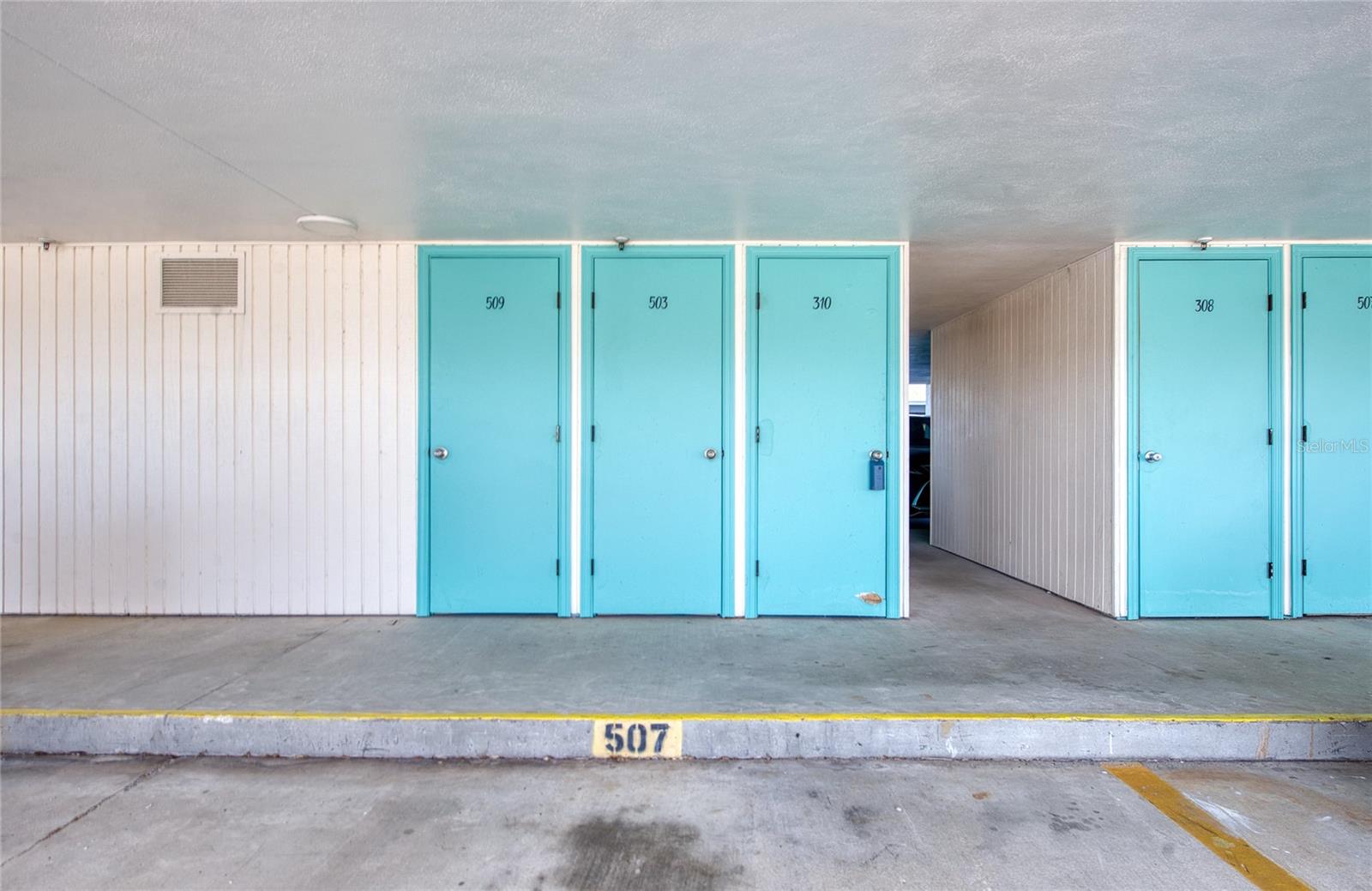 IMPERIAL POINT CONDO - Residential