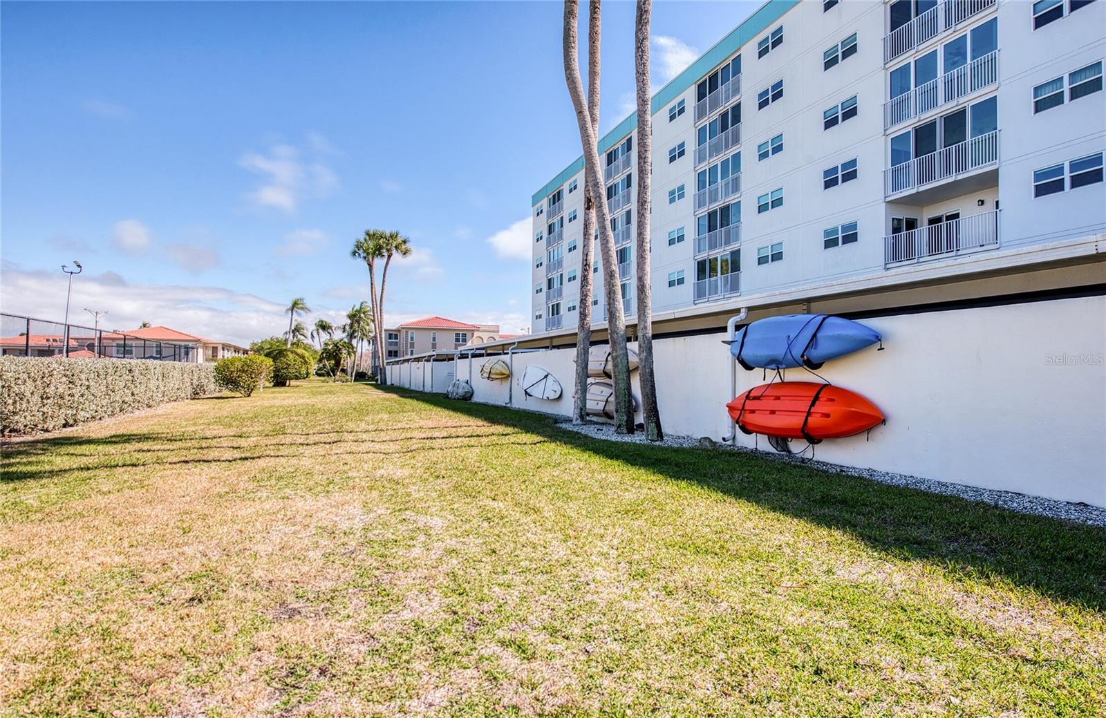 IMPERIAL POINT CONDO - Residential