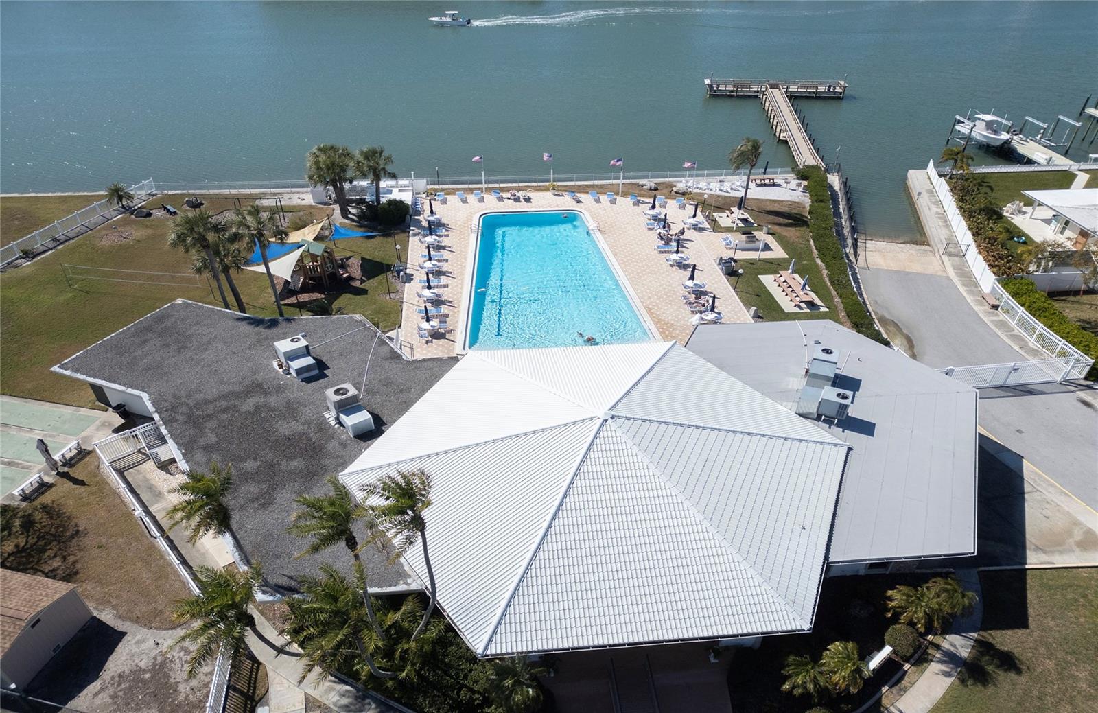 IMPERIAL POINT CONDO - Residential