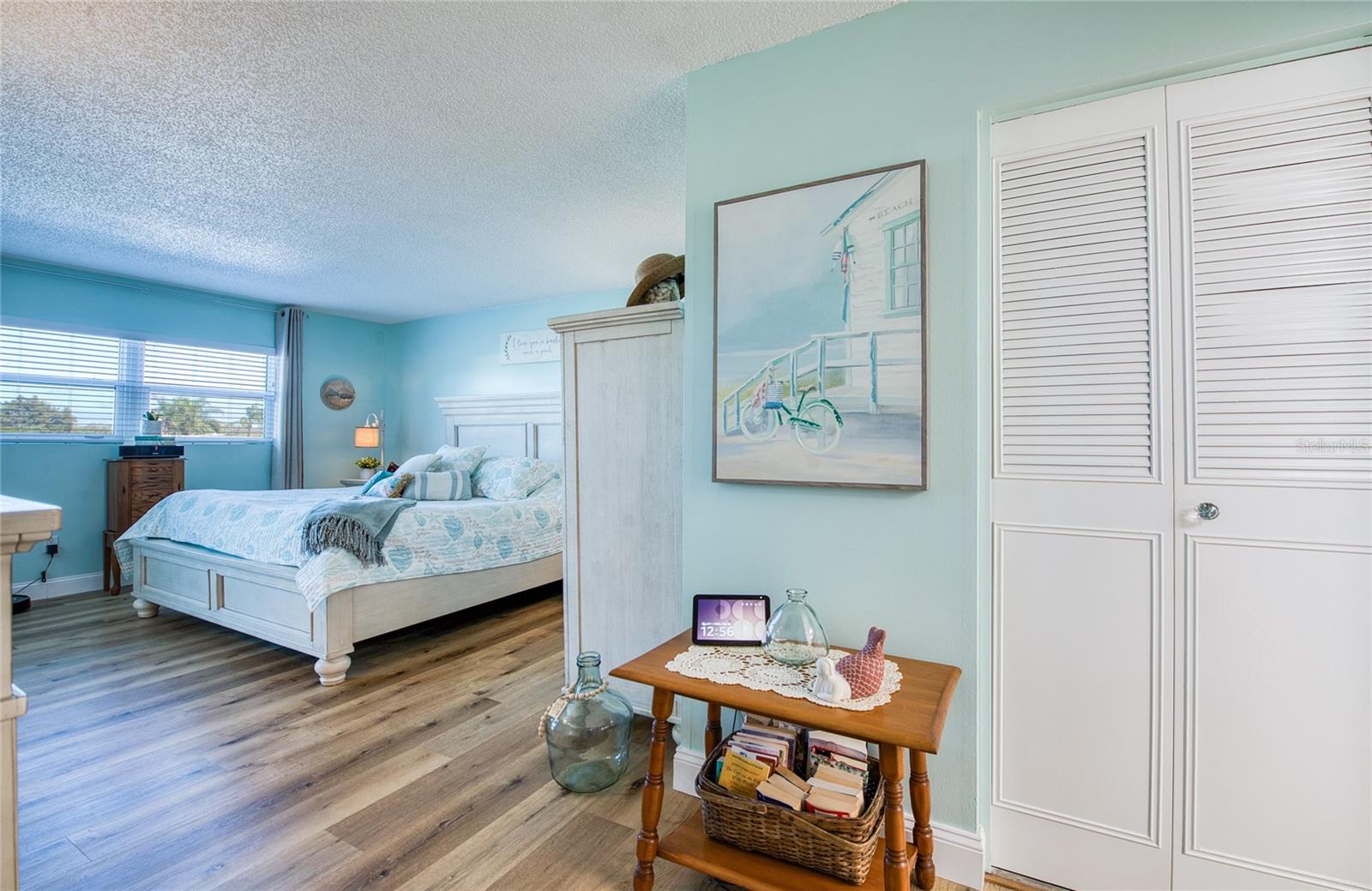 IMPERIAL POINT CONDO - Residential