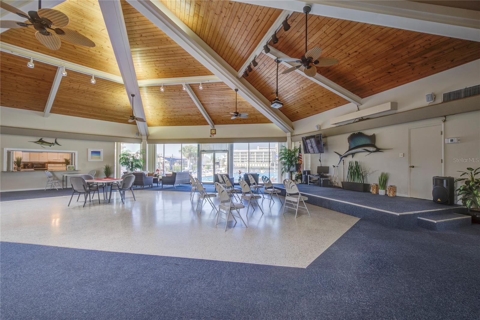 IMPERIAL POINT CONDO - Residential