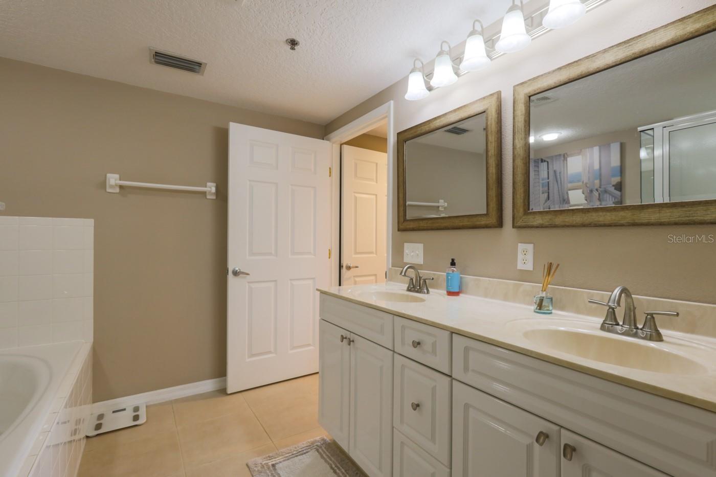 Ocean Walk/New Smyrna Bch Bldg - Residential