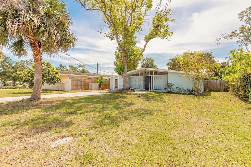 Photo of 304 Fox Place, Port Orange, FL 32127 (MLS # V4948212)