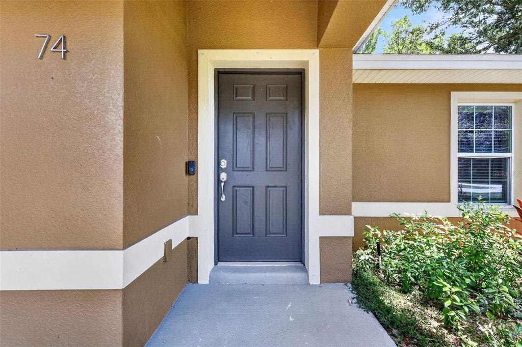 Photo of 74 N Oak Avenue, Umatilla, FL 32784 (MLS # G5114898)