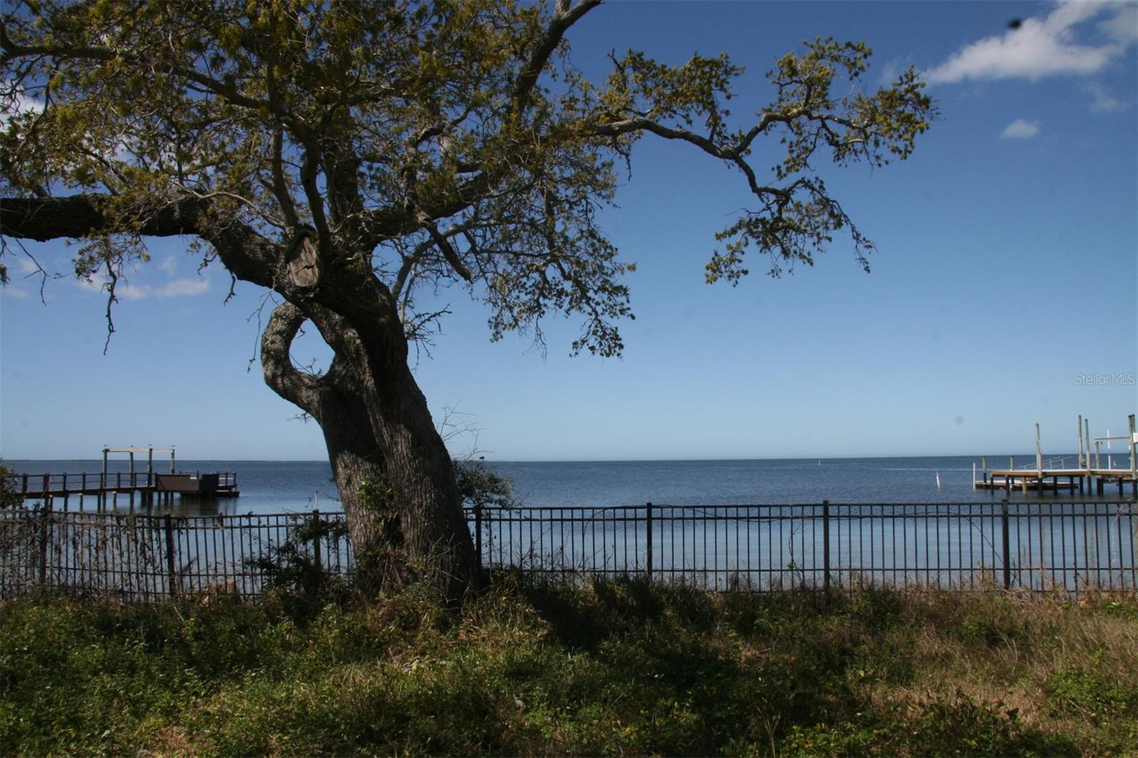 BAILEYS BLUFF ESTATES - Land