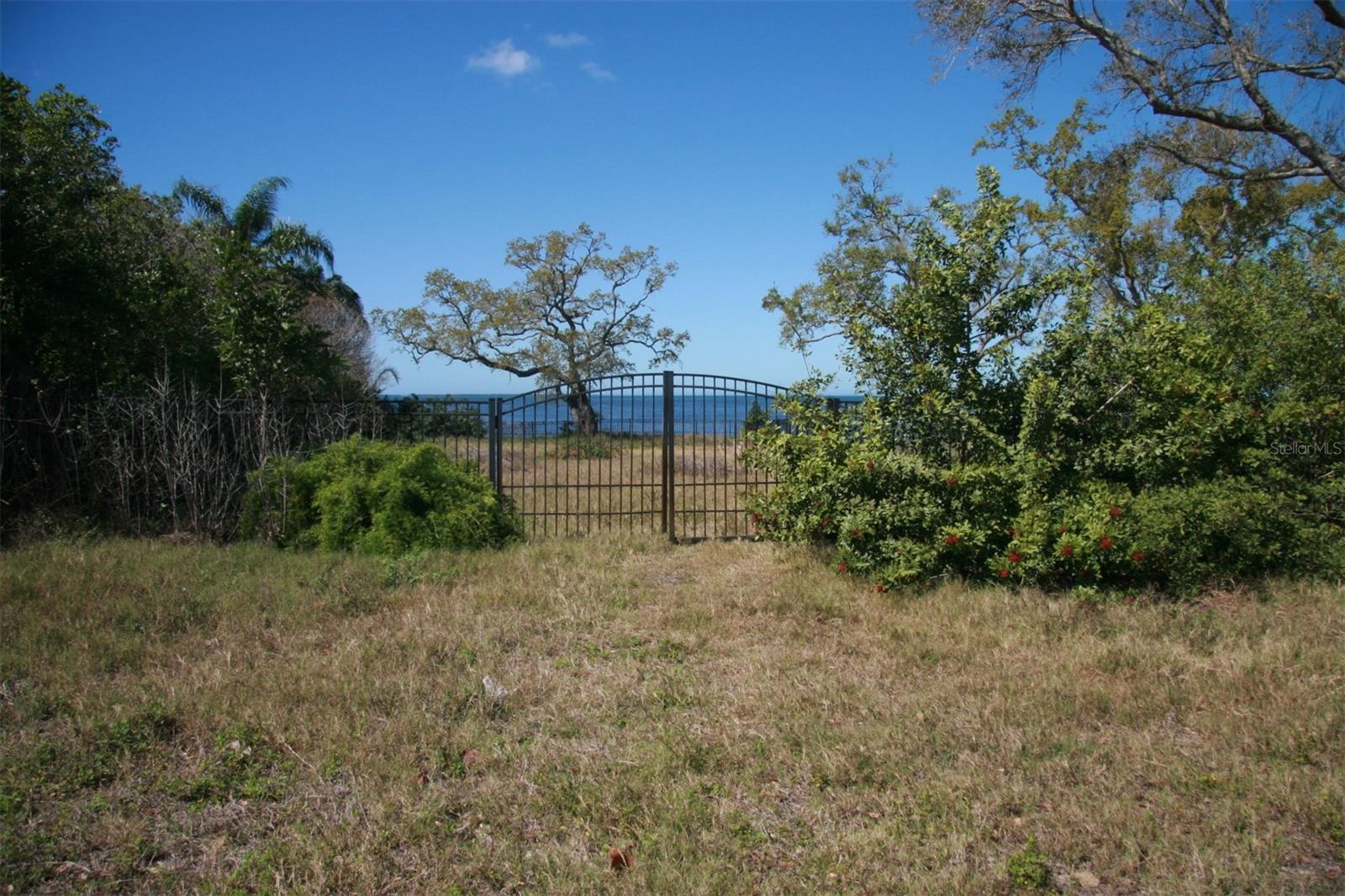 BAILEYS BLUFF ESTATES - Land