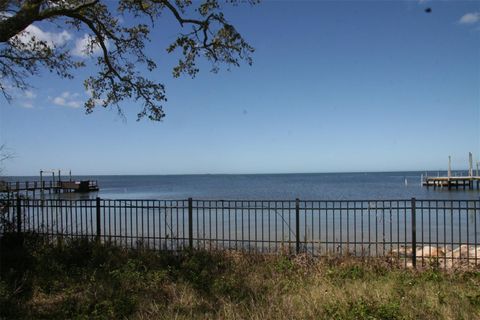 000 BLUFF BOULEVARD HOLIDAY FL 34691