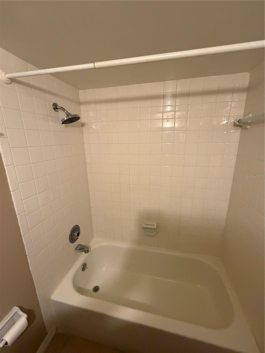 EAST LAKE WOODLANDS CYPRESS ESTATES - Residential Lease