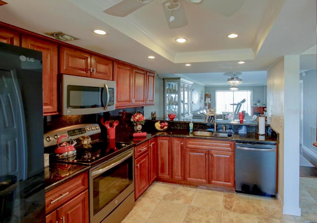650 ISLAND WAY 606