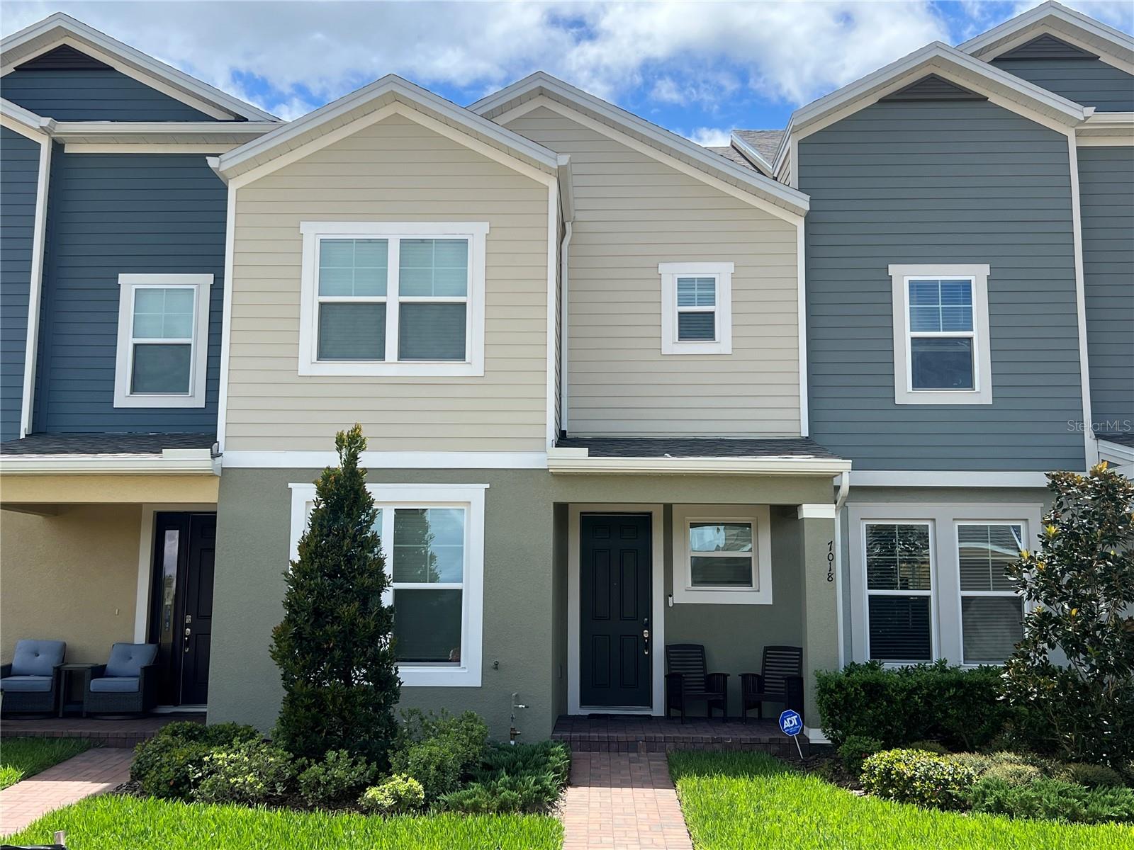 WATER VIEWS to wake up to every morning in this Park Square Townhome with DOWNSTAIRS BEDROOM with FULL BATH! COURYARD pavers and 2 CAR GARAGE and so much more! Call to schedule your showing today before its gone!
