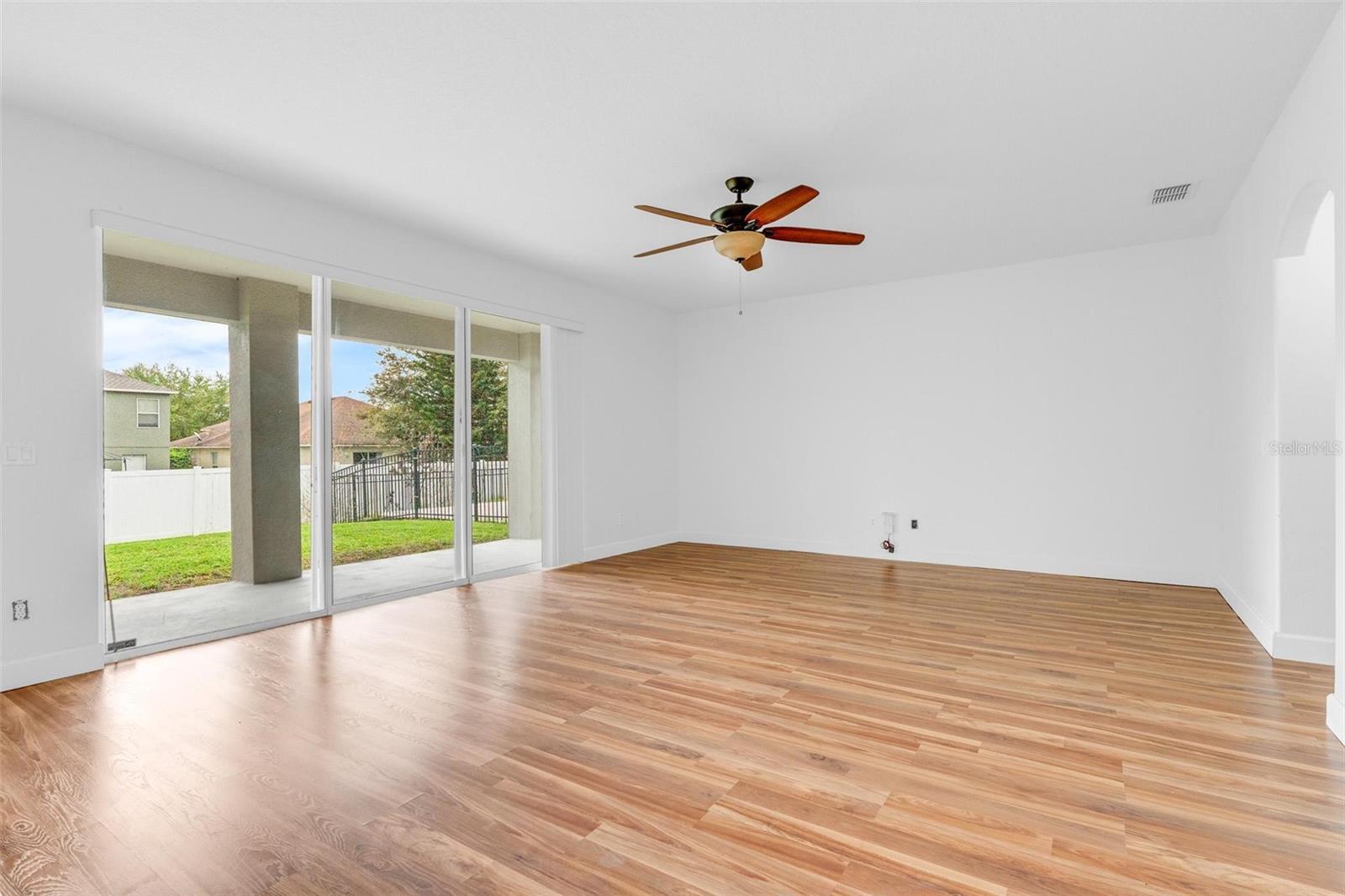 EAGLE CREEK PH 1B - Residential