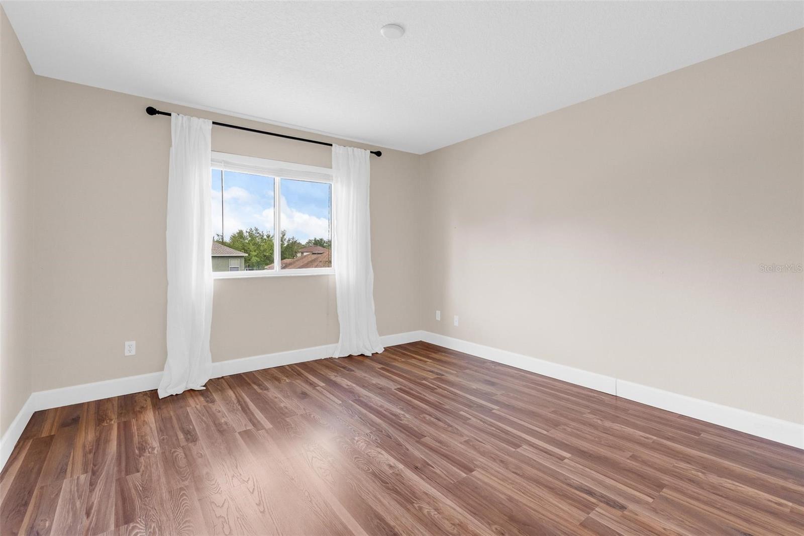 EAGLE CREEK PH 1B - Residential