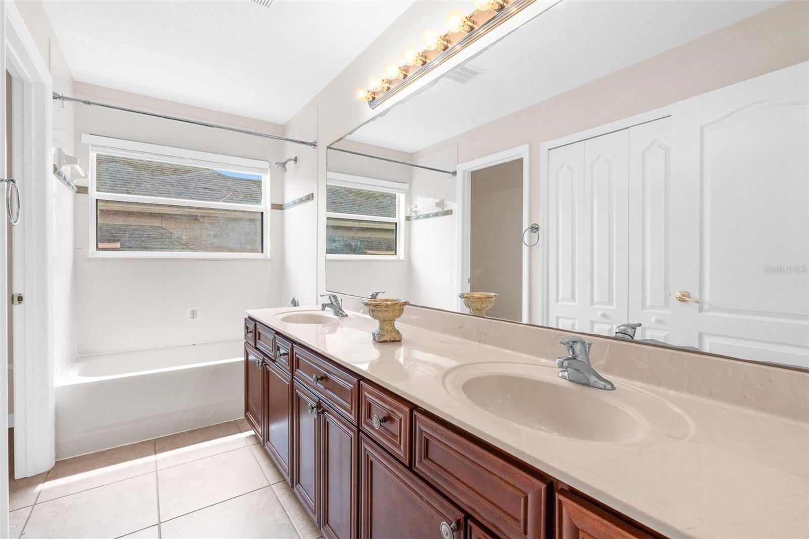 EAGLE CREEK PH 1B - Residential